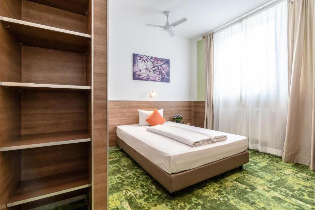 24Seven Apartments - Self Check-In Altdorf  Extérieur photo