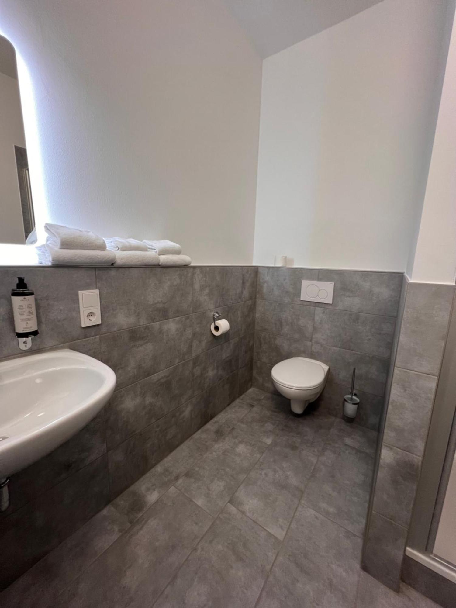 24Seven Apartments - Self Check-In Altdorf  Extérieur photo